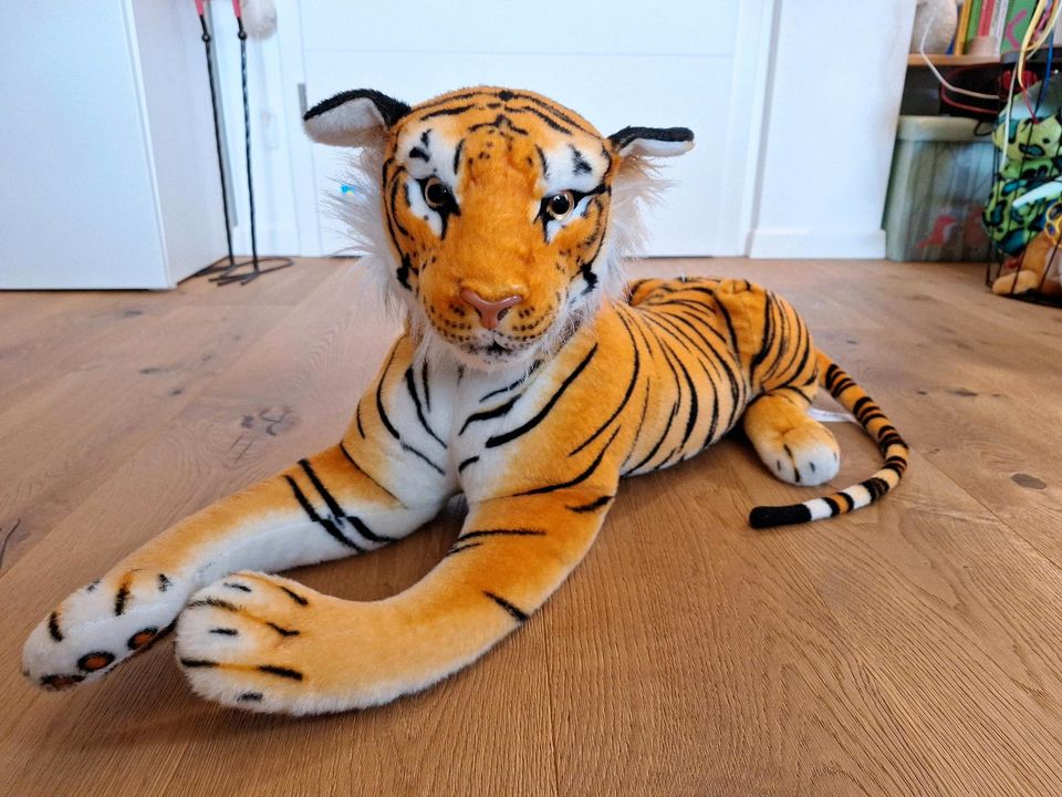 Sunkid Tiger XXL 110cm Stofftier Kuscheltier Top Zustand in Hofheim am Taunus