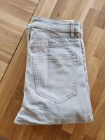 Jeans Grau/grün von H&M Damen Gr. 36 Nordrhein-Westfalen - Schieder-Schwalenberg Vorschau