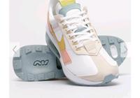 NIKE Sneaker Sportschuhe, wie neu! Gr. 41 Hessen - Griesheim Vorschau