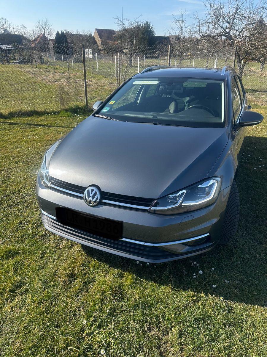 Abbildung des Autos Volkswagen Golf 1.4 TSI …