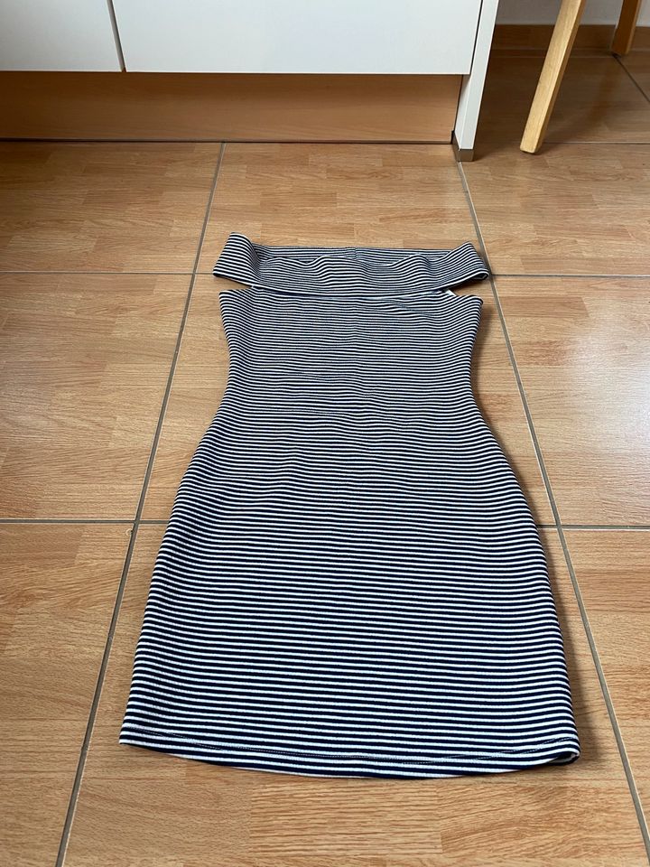 Mango Kleid XS 32 34 blau schwarz weiß in Neusäß