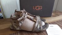 UGG Sandalen Riemchen 39 Leder Schuhe beige gold metallic Bayern - Goldbach Vorschau
