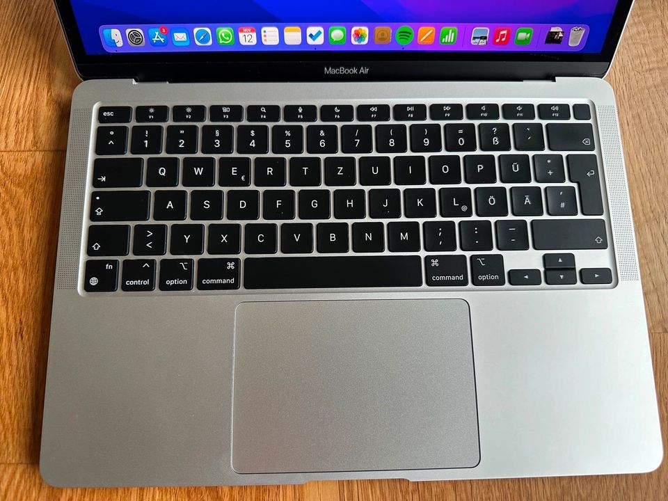 MacBook Air 13-inch, Apple M1 Chip, 8GB RAM, 256GB SSD in Koblenz