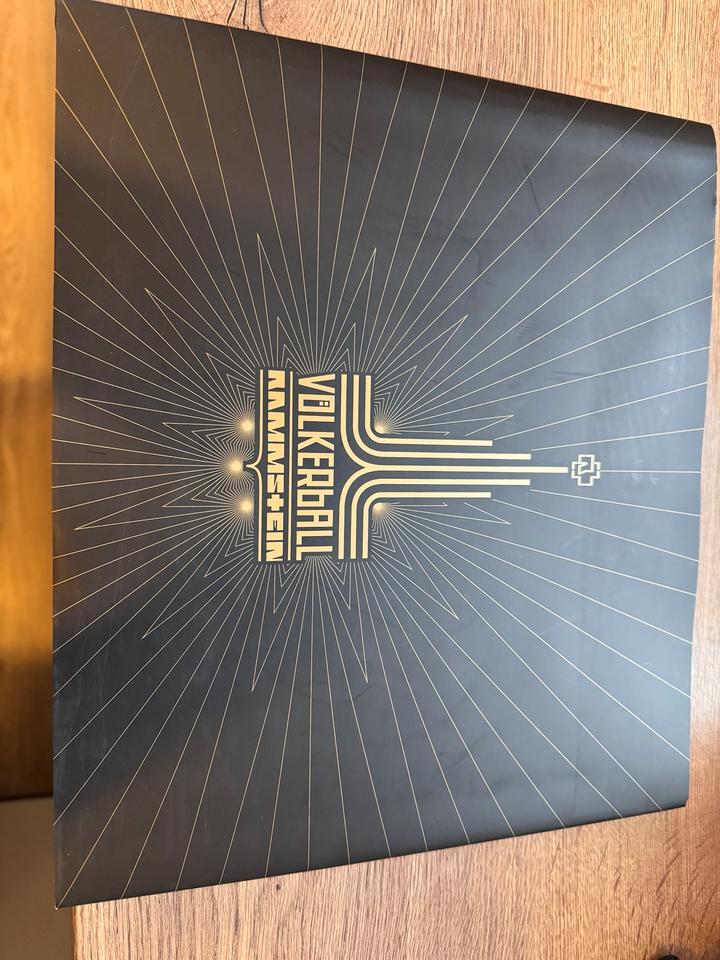 Rammstein, Völkerball, limitierte Edition, Buch mit CD‘s und DVD‘ in Markneukirchen