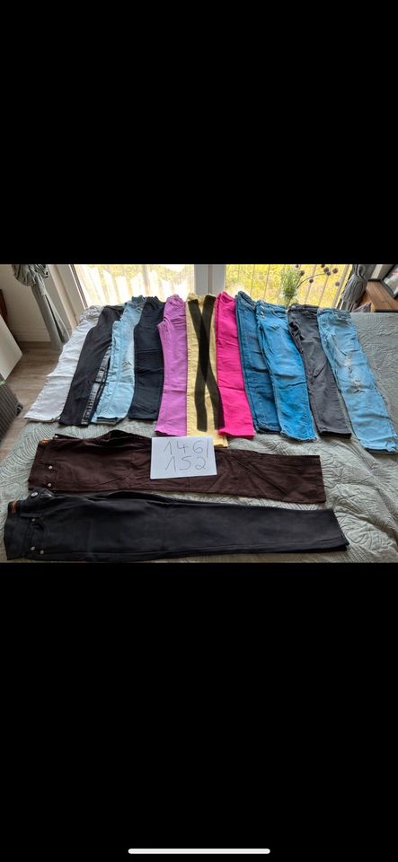 Kleidung Mädchen Hosen Gr. 146/152 ab 4€ VB/Stück in Nierstein