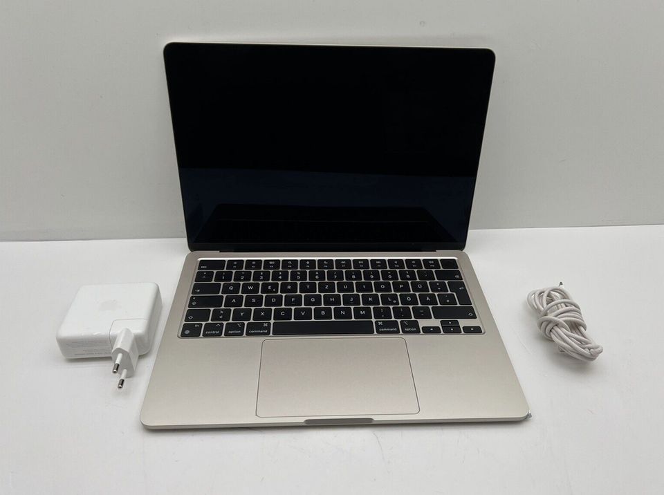 Apple MacBook Air 13" Apple M2 8GB 256GB M2 GPU MAC Laptop 2022 in Berlin