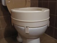 Toilettensitzerhöhung Sitzerhöhung um 13 cm + Waschschüssel Nordrhein-Westfalen - Nettetal Vorschau