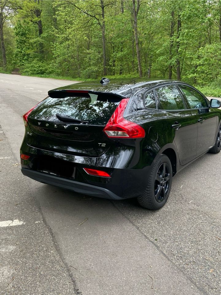 VOLVO V40 Basis in Stuttgart