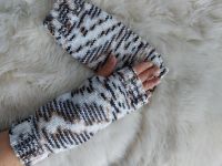 Schöne warme Damen Handstulpen Pulswärmer gestrickt ca 23 cm Bayern - Buchloe Vorschau