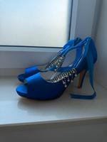 Pumps High Heels Gr. 41 Königsblau mit Perlen und Strass Niedersachsen - Twist Vorschau