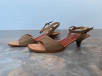 Sandalen mit kleinem Absatz riemchen Pumps beige braun gr. 37 Hessen - Neustadt Vorschau