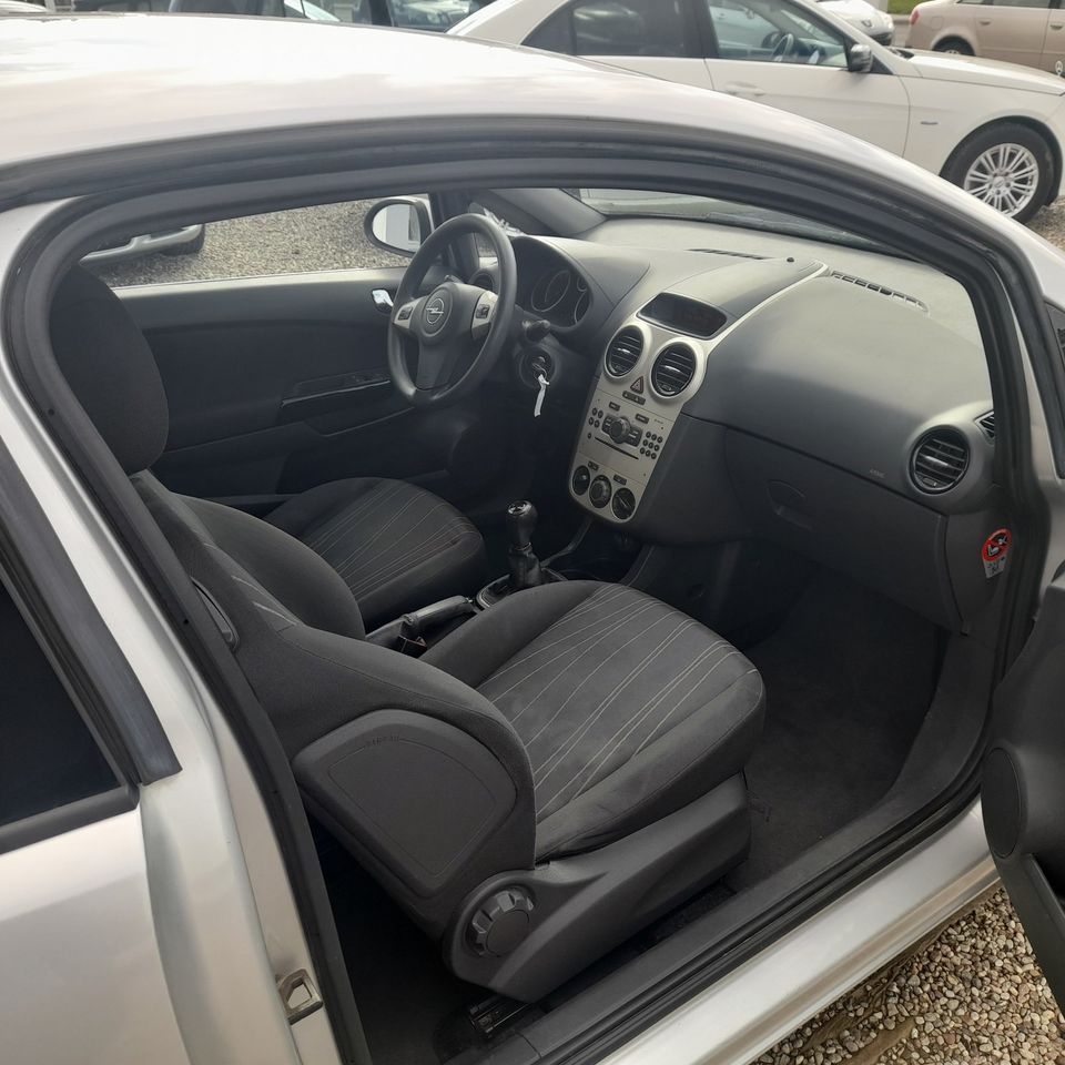 Opel Corsa D 1.3l Benzin  Tüv 6/2024 in Gägelow