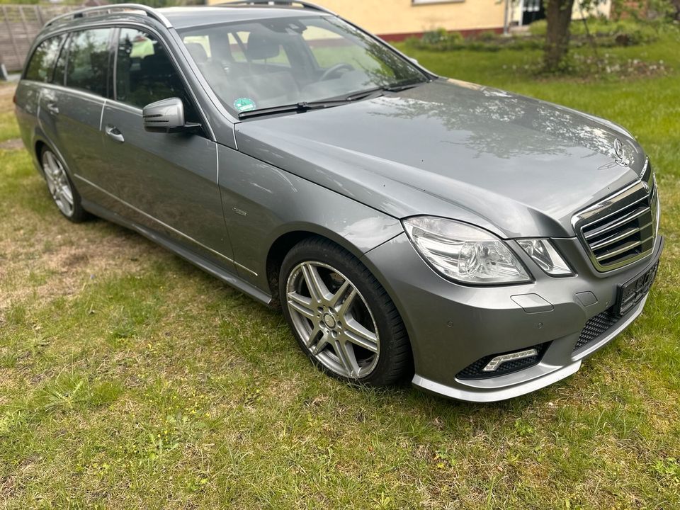 Mercedes E 350 in Schönefeld