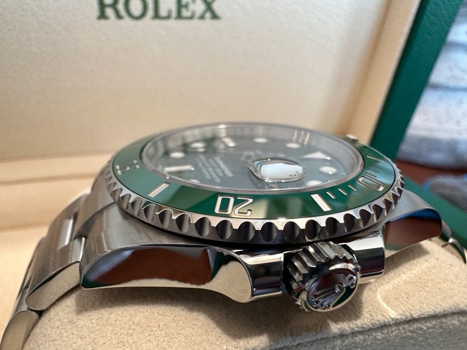 Rolex Submariner Date 116610LV (Hulk) von 2020 Full Set in Eschwege