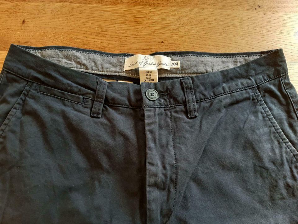 Shorts kurze Hose H & M Gr. 30 in Marschacht