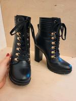 Stiefel mit Absatz Gr 37 Berlin - Schöneberg Vorschau
