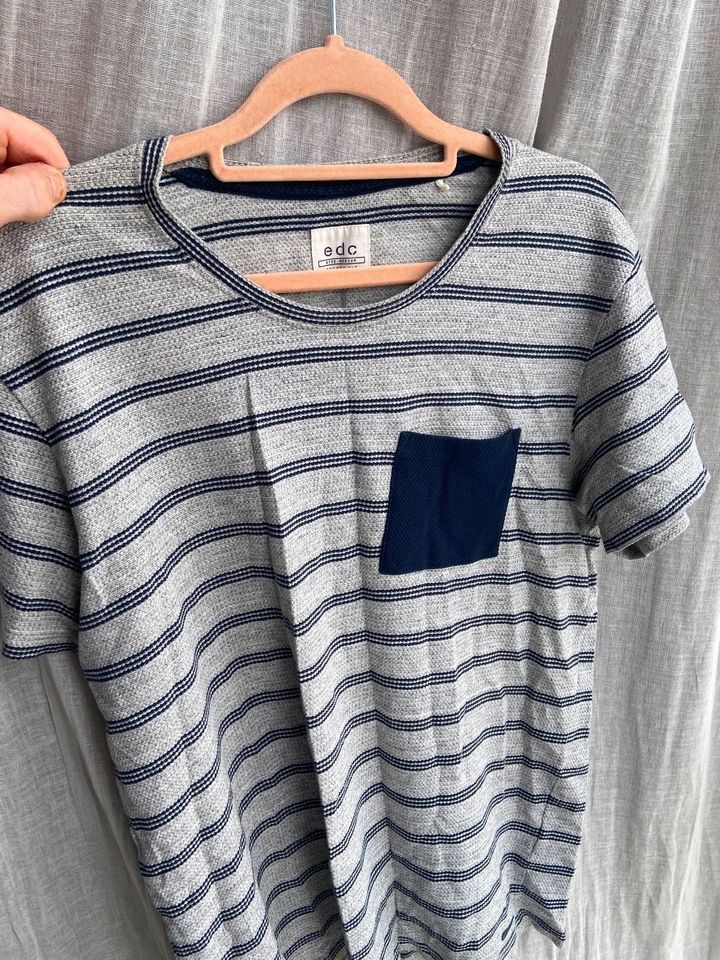 Esprit T-Shirt round neck Grau Blau Größe M in Oberhausen