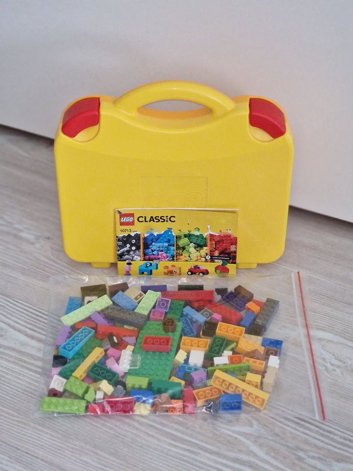 LEGO Classic 10713 - Bausteine Starterkoffer in Meerbusch