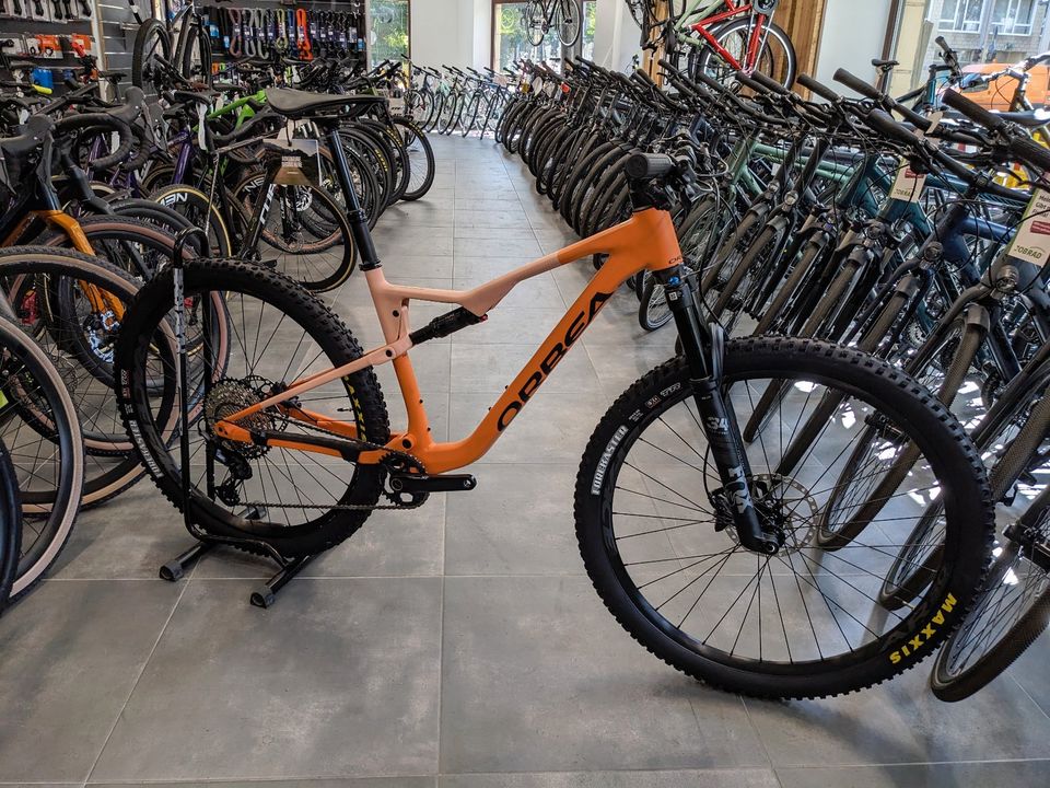 Orbea Oiz H10 Fully Mountainbike MTB Fox Xt Race Face NEU in Leipzig