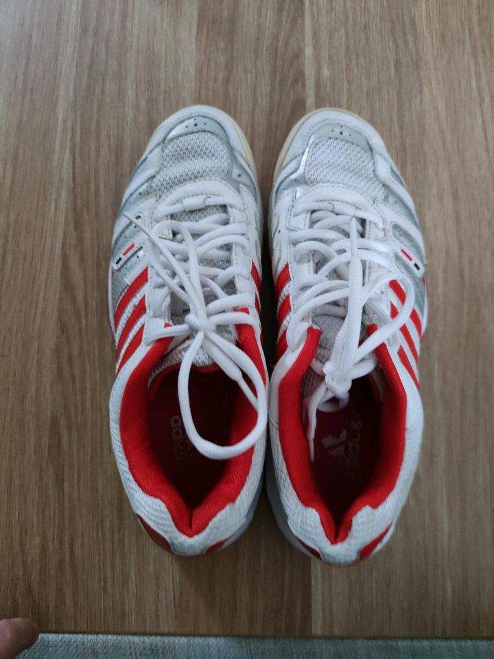 Schuhe, Sportschuhe, Adidas, 39 1/3, weiß, rot in Schwaara