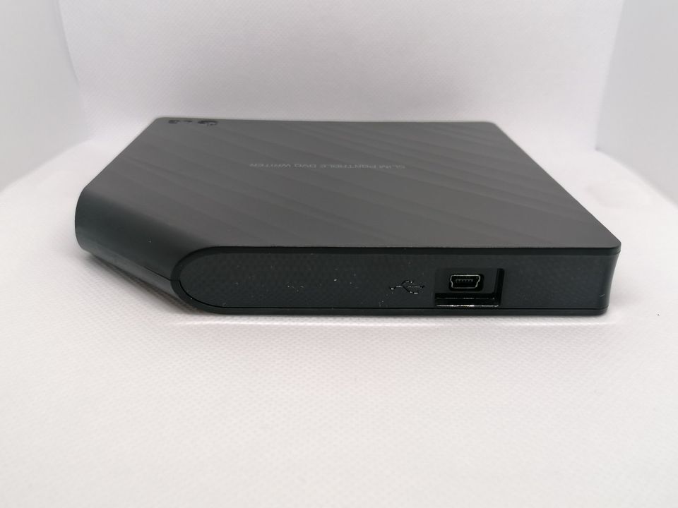 LG Slim Portable DVD Player GP30NB40 in Neuötting