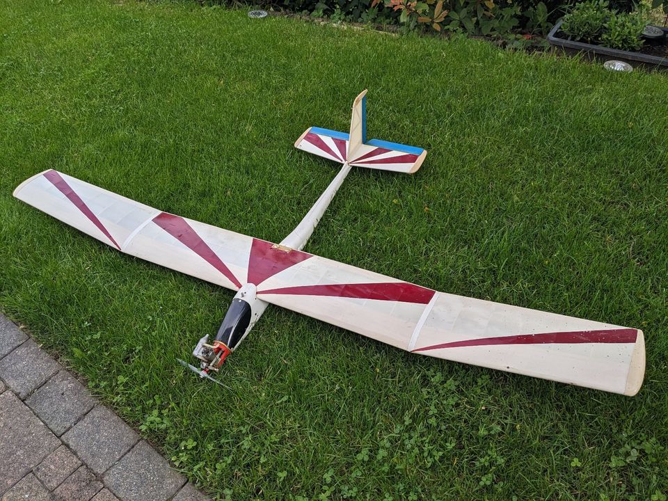 Modellflugzeug RC Motorsegler in Wallhausen