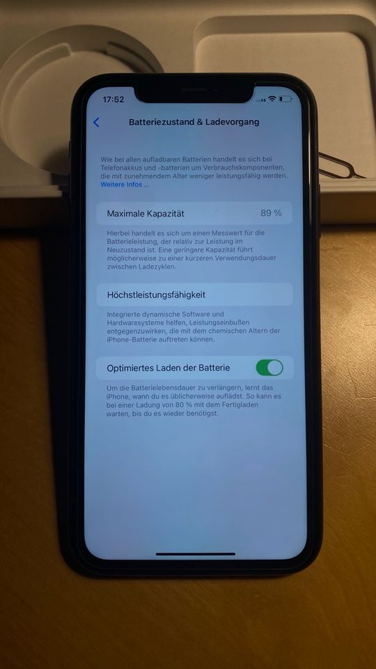 iPhone 11 / Black / 64 GB in Lambrechtshagen