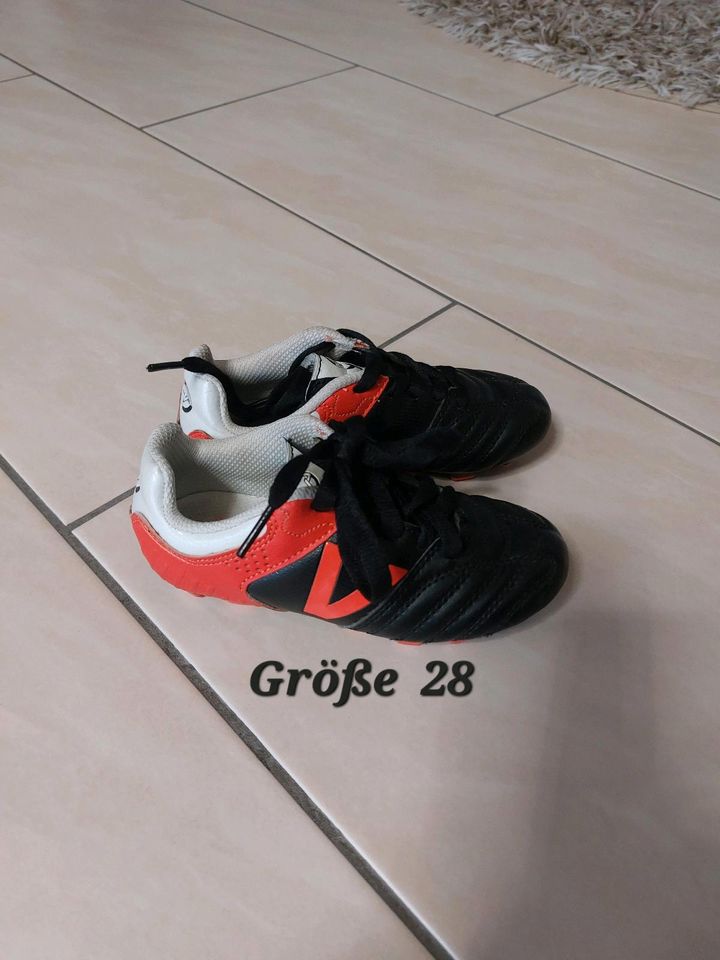 Fussballschuhe Gr. 28 30 32 33 34 36 in Vechta