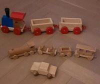 2x Holzeisenbahn und ein Holzauto, altes Spielzeug Nordrhein-Westfalen - Schwalmtal Vorschau