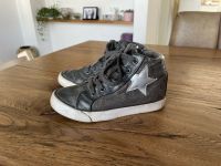 Okaidi Schuhe Gr. 28 grau silber Stern Sneaker Nordrhein-Westfalen - Marl Vorschau