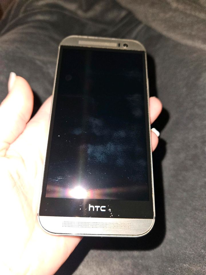 HTC one M8s Smartphone in Stade