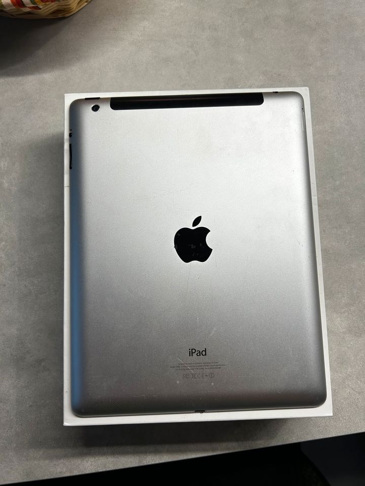 iPad 4 WLAN / LTE 16 GB Silber // Model A1460 in Bremen