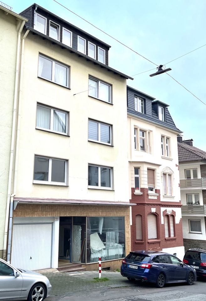 Renovierte 3- Zimmer Wohnungen in guter Lage zu vermieten in Wuppertal