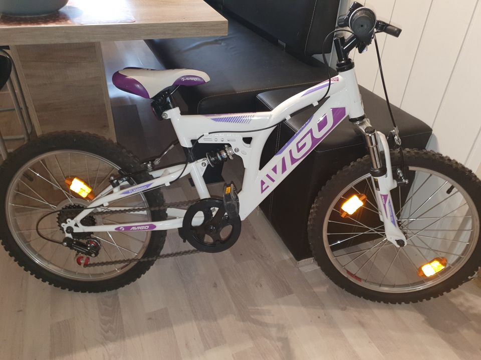 Voll gefedertes 20 Zoll MTB-Avigo-Flamingo in Kiel