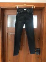 H&M ♥️ Jeanshose * schwarz * Gr. 36 * High-Waist Sachsen - Meißen Vorschau