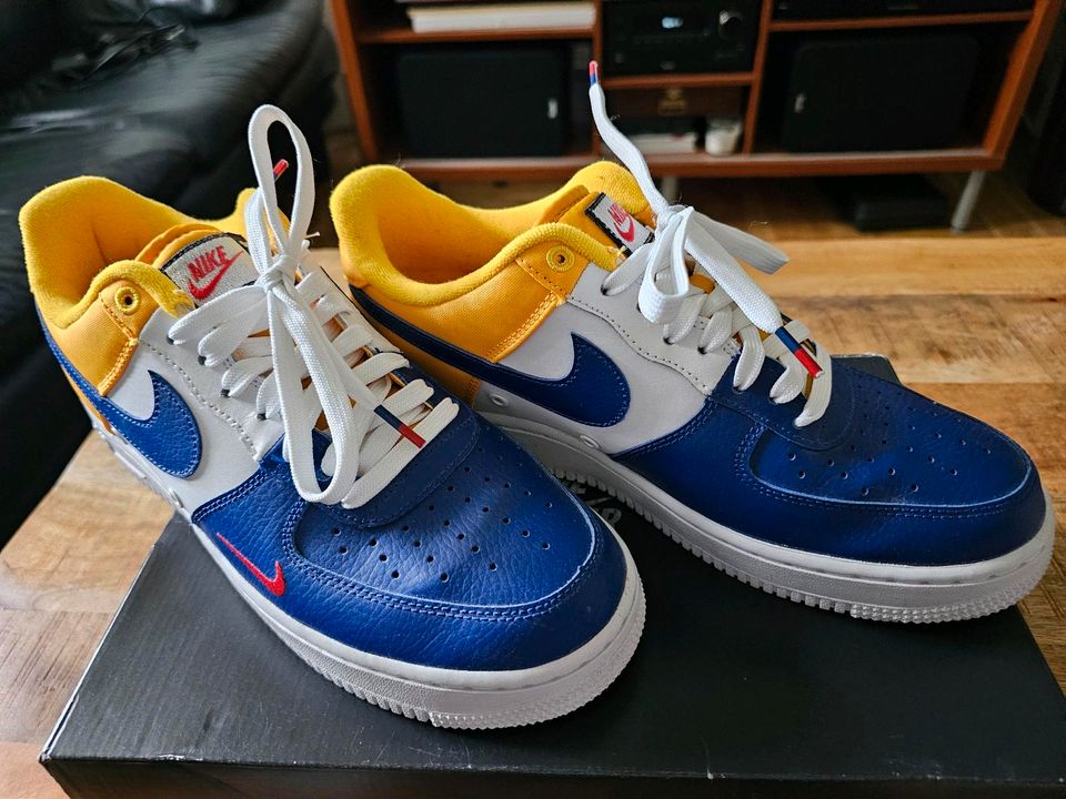 Nike Air Force 1 Low Barcelona Mini Swoosh Größe 42 in München