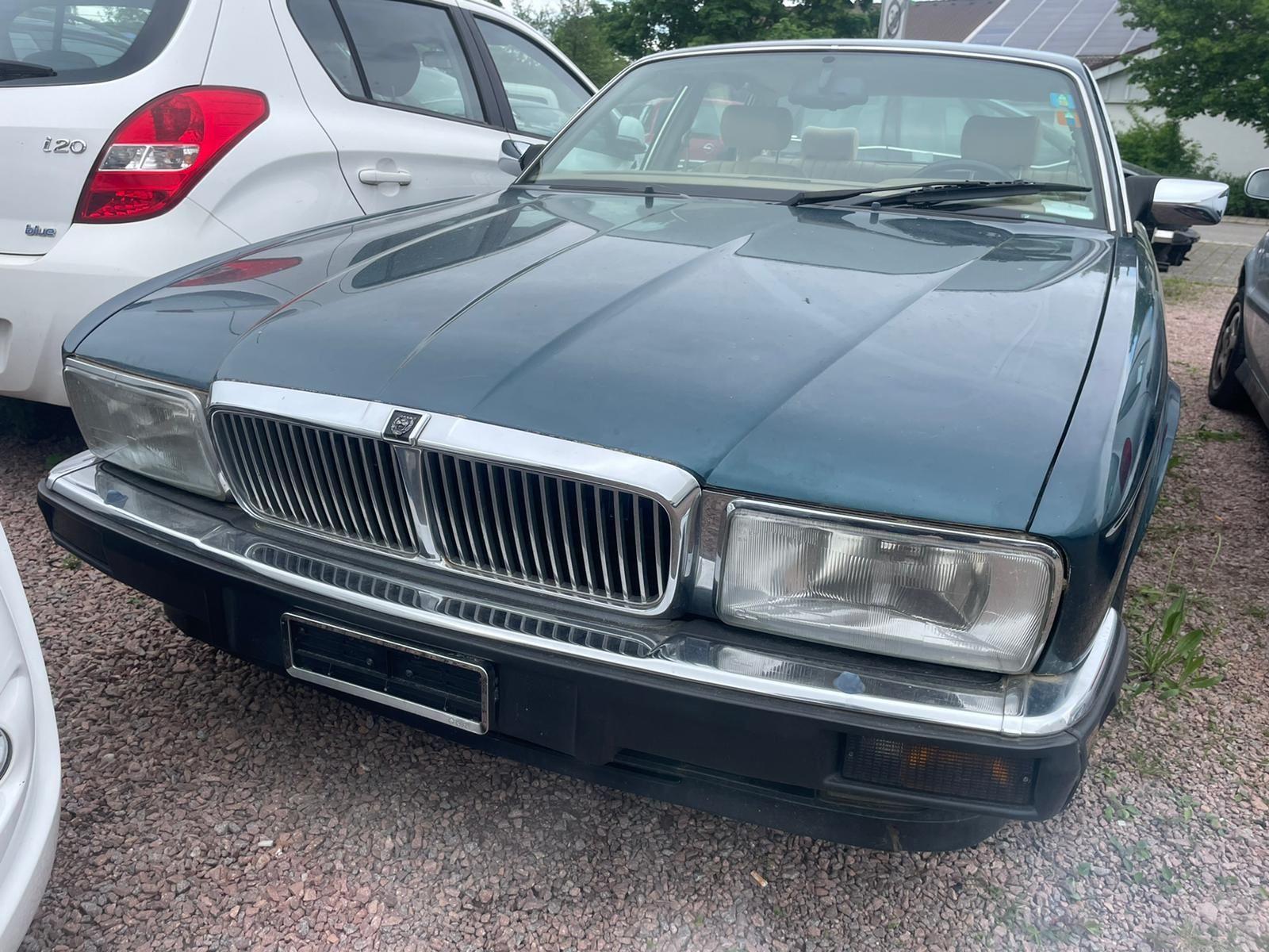 Abbildung des Autos Jaguar XJ40 SOVEREIGN
