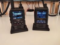 Yaesu FT3D, FT5D C4FM Handfunkgerät Tischhalterung Berlin - Charlottenburg Vorschau