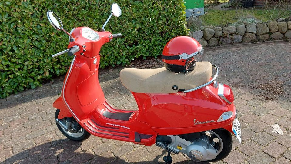 Vespa LX 125 I.E. rot 6.000 km TÜV neu in Reinfeld