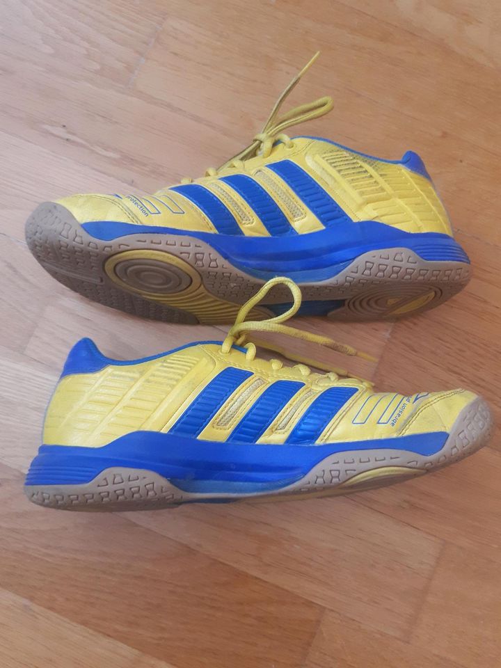 Adidas Sneaker Sportschuhe gelb blau 38 2/3 in München