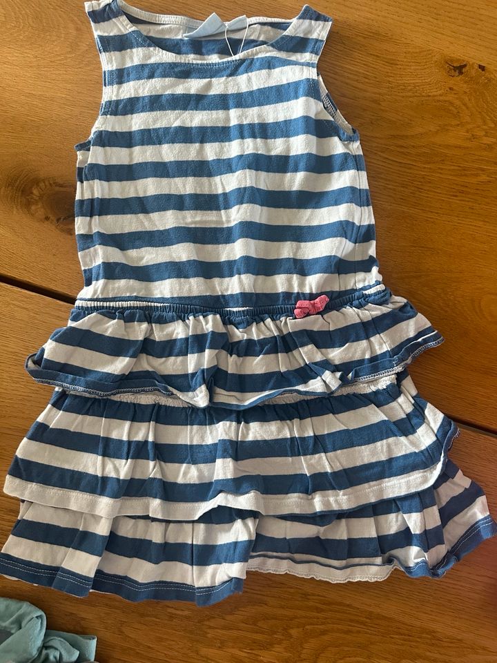 Klamotten Mädchen Sommer Kleid Paket in Konstanz