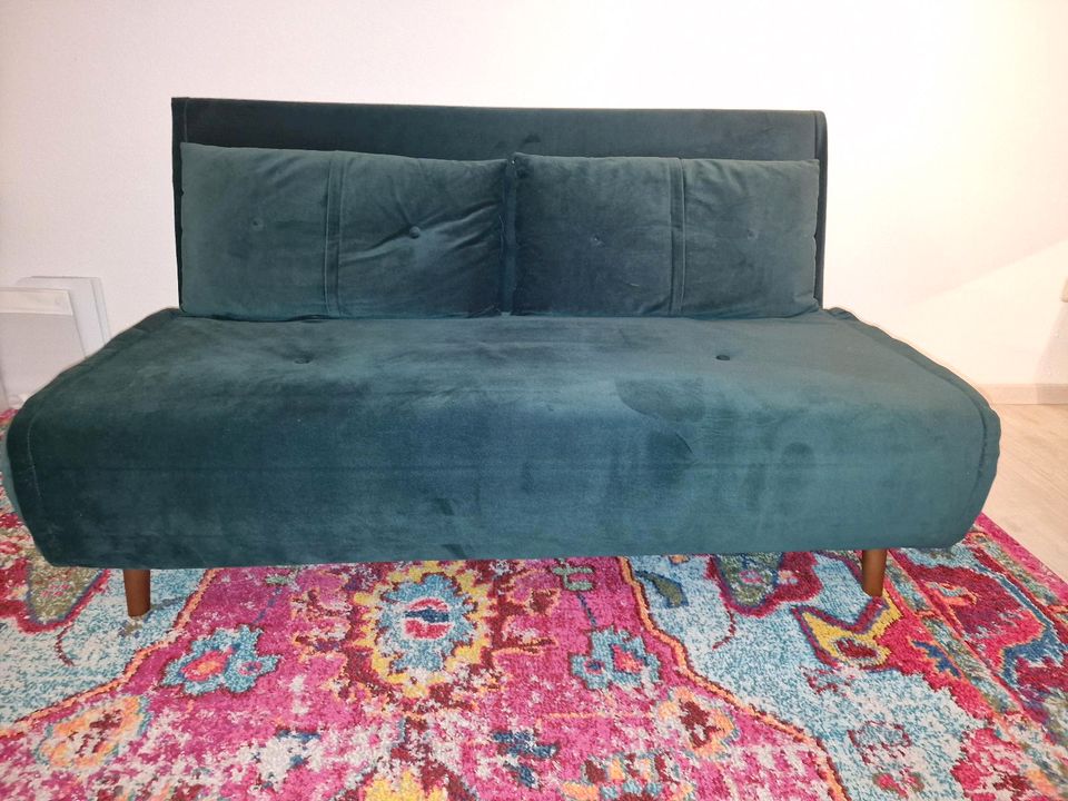 Couch velvet grün, auch als gästebett in Plattling