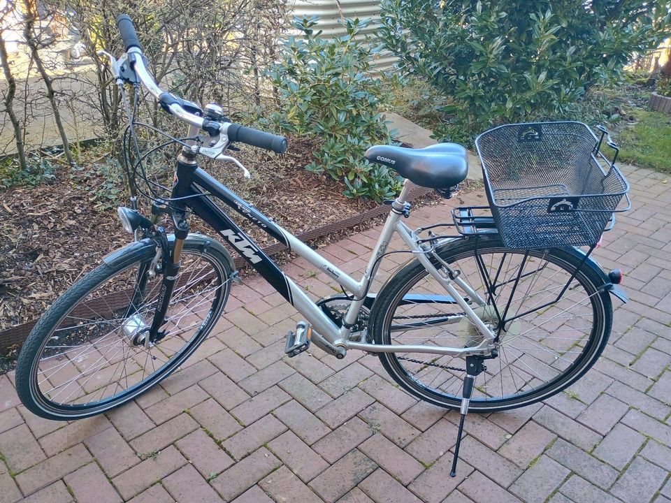 KTM Damen Trekking Bike in Büren