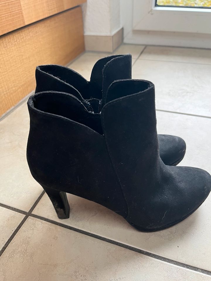 Tamaris Ankle Boots Schihe Stiefelette Gr.38 schwarz sehr gut in Berlin