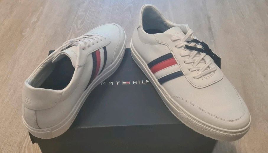 Neue Tommy Hilfiger Sneaker 43 Schuhe weiß cupsole in Dresden