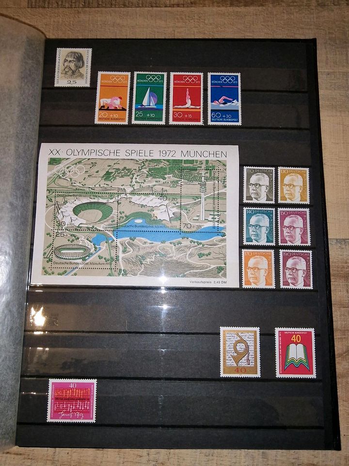 Briefmarkenalbum mit Briefmarken (Deutschland) in Iserlohn