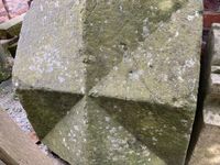 Gotische Sandstein Mauerkrone – Original aus GB 86x86x27cm Nordrhein-Westfalen - Lemgo Vorschau