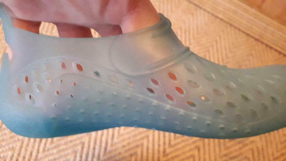 Kinder Badelatschen Badeschuhe Wasserschuhe türkis Gr. 26/27 in Leipzig