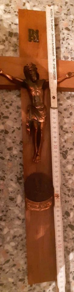 Holzkreuz mit Kupfer Jesus in Memmingen