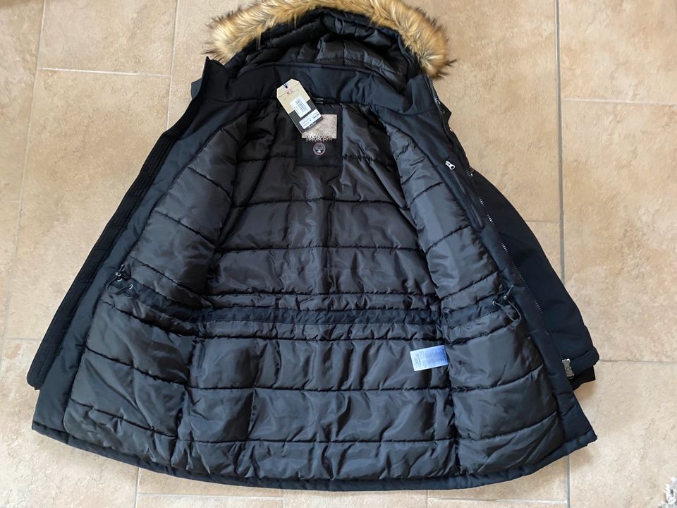 Napapijri Winterjacke Parka Gr. L Neu mit Etikett! in Nottuln